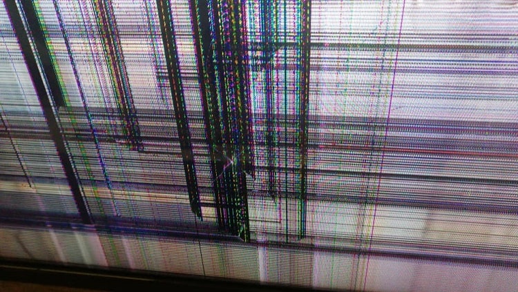 تعمیر شکستگی پنل تلویزیون